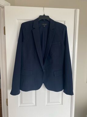 NWOT Ann Taylor Dark Navy Single-Button Blazer with Notch Lapel